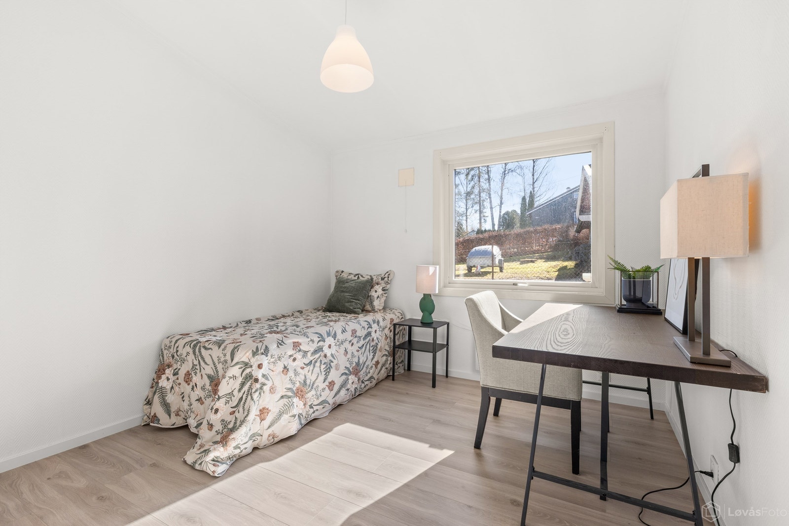 Soverom med 1-stavs laminatgulv i 2026 Galleribilde