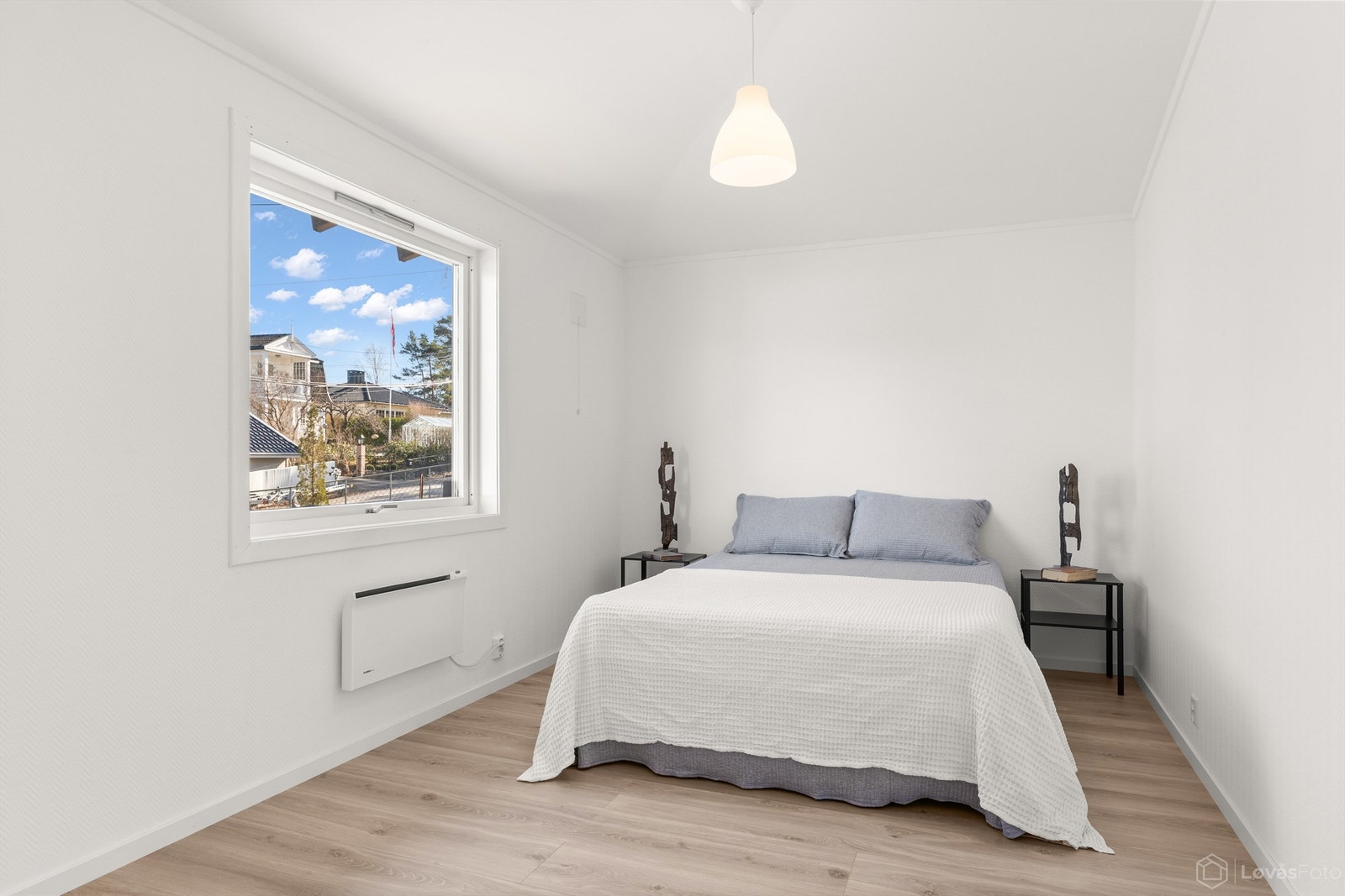 Soverom med 1-stavs laminatgulv i 2026 Galleribilde