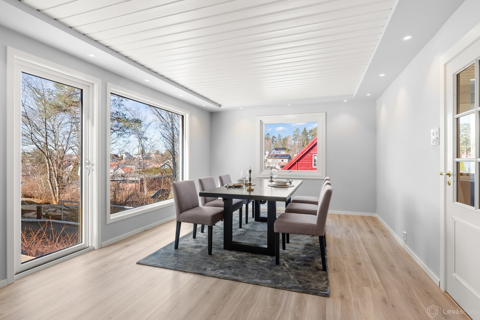 Stor og innholdsrik enebolig med en planløsning som åpner for flere alternative bruksmuligheter Galleribilde