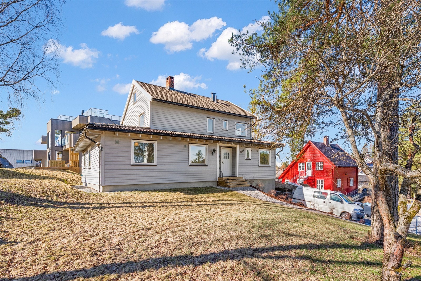 Romslig hage Galleribilde