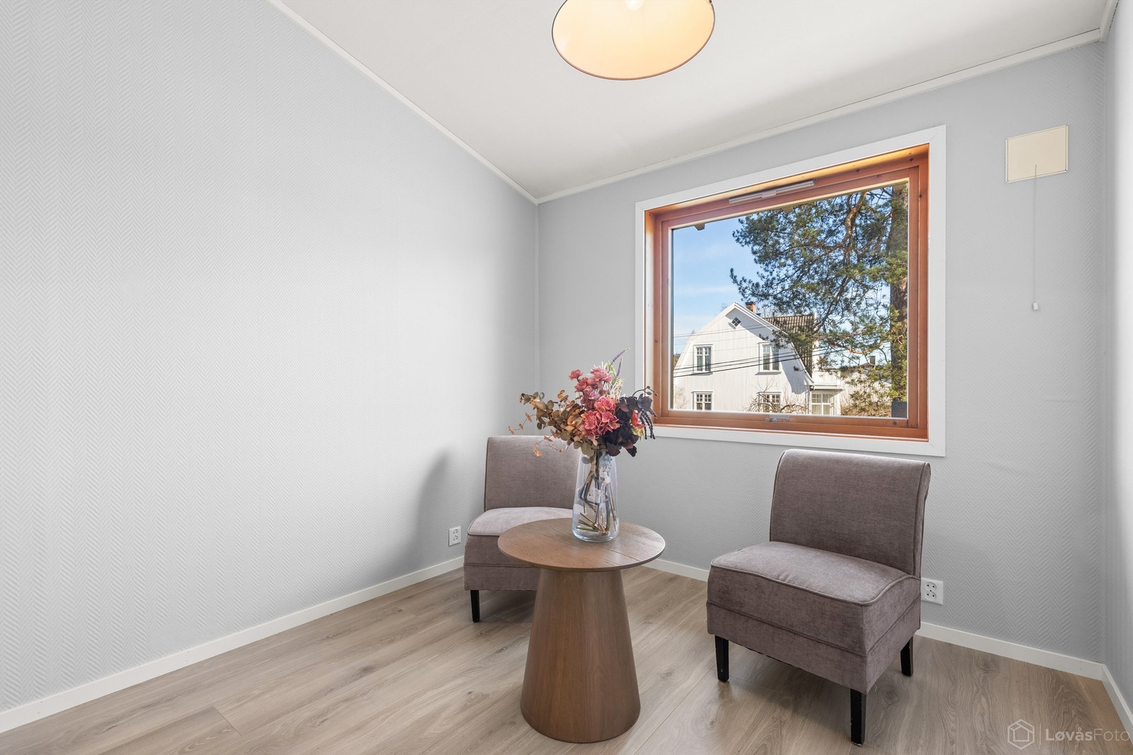 Allrom med nytt 1-stavs laminatgulv i 2026 Galleribilde