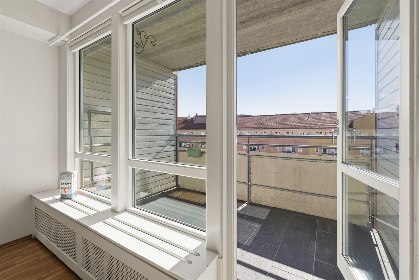Her kan du nyte sene høstkvelder under et varmt pledd, eller late og varme sommerdager! Galleribilde
