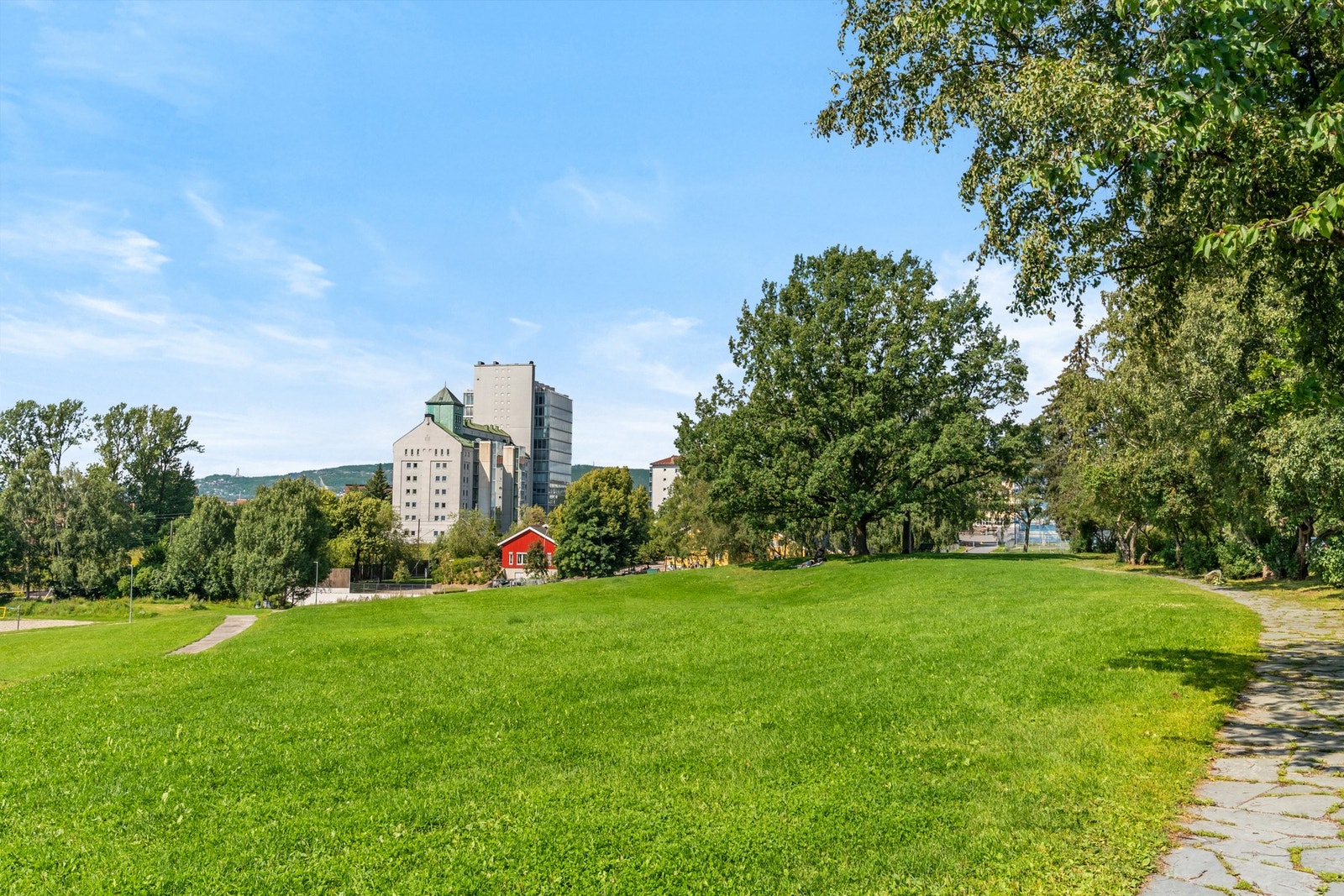 Gode muligheter for rekreasjon og avslapning i Sinsenparken Galleribilde