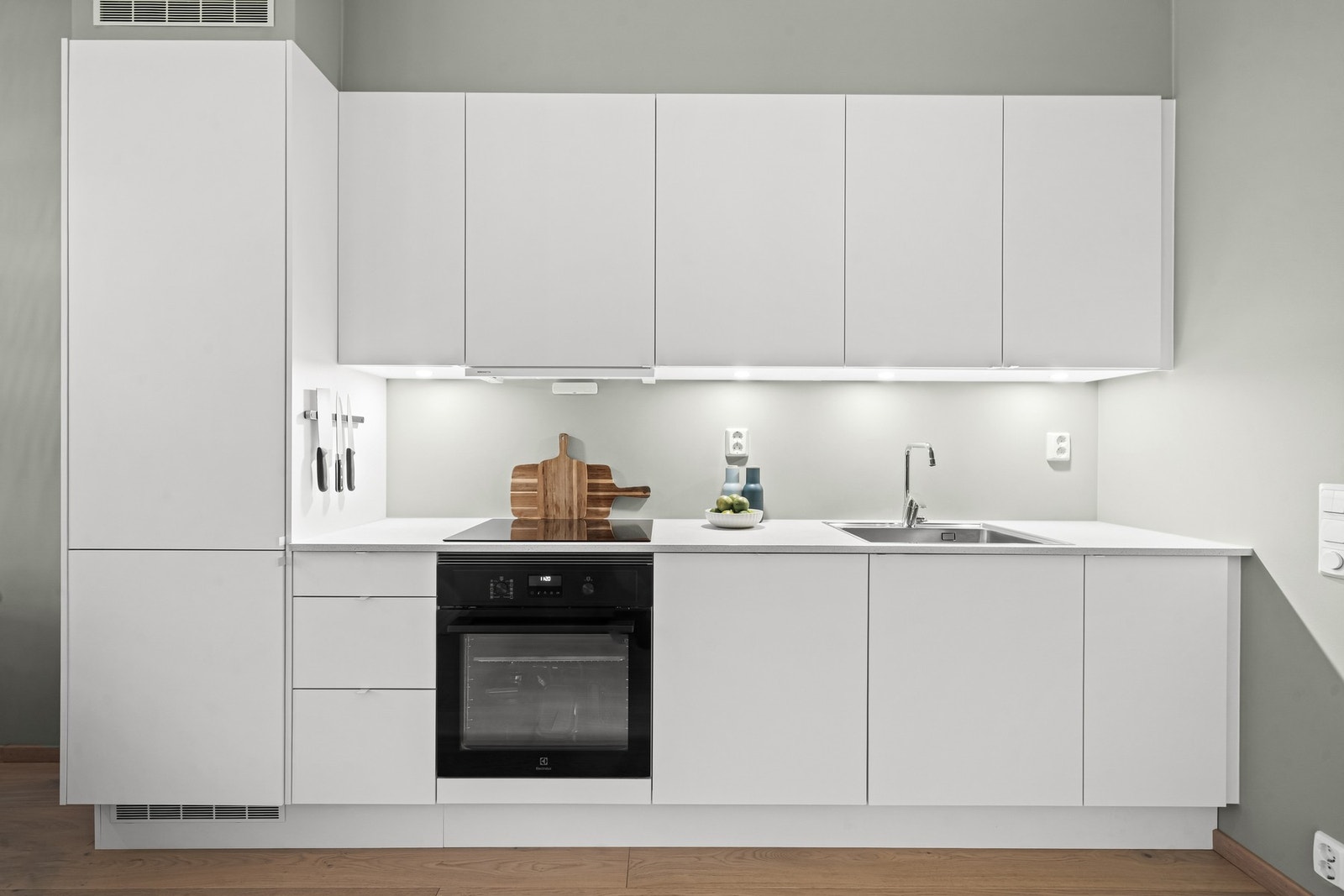 Delikat Sigdal kjøkken i Nordisk stil med integrerte hvitevarer Galleribilde