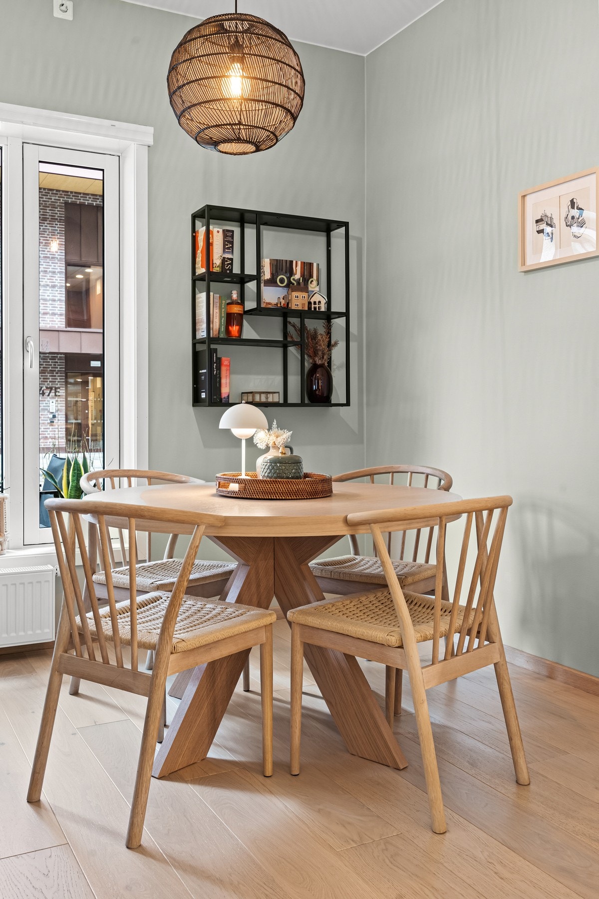 Naturlig sone for spisebord Galleribilde