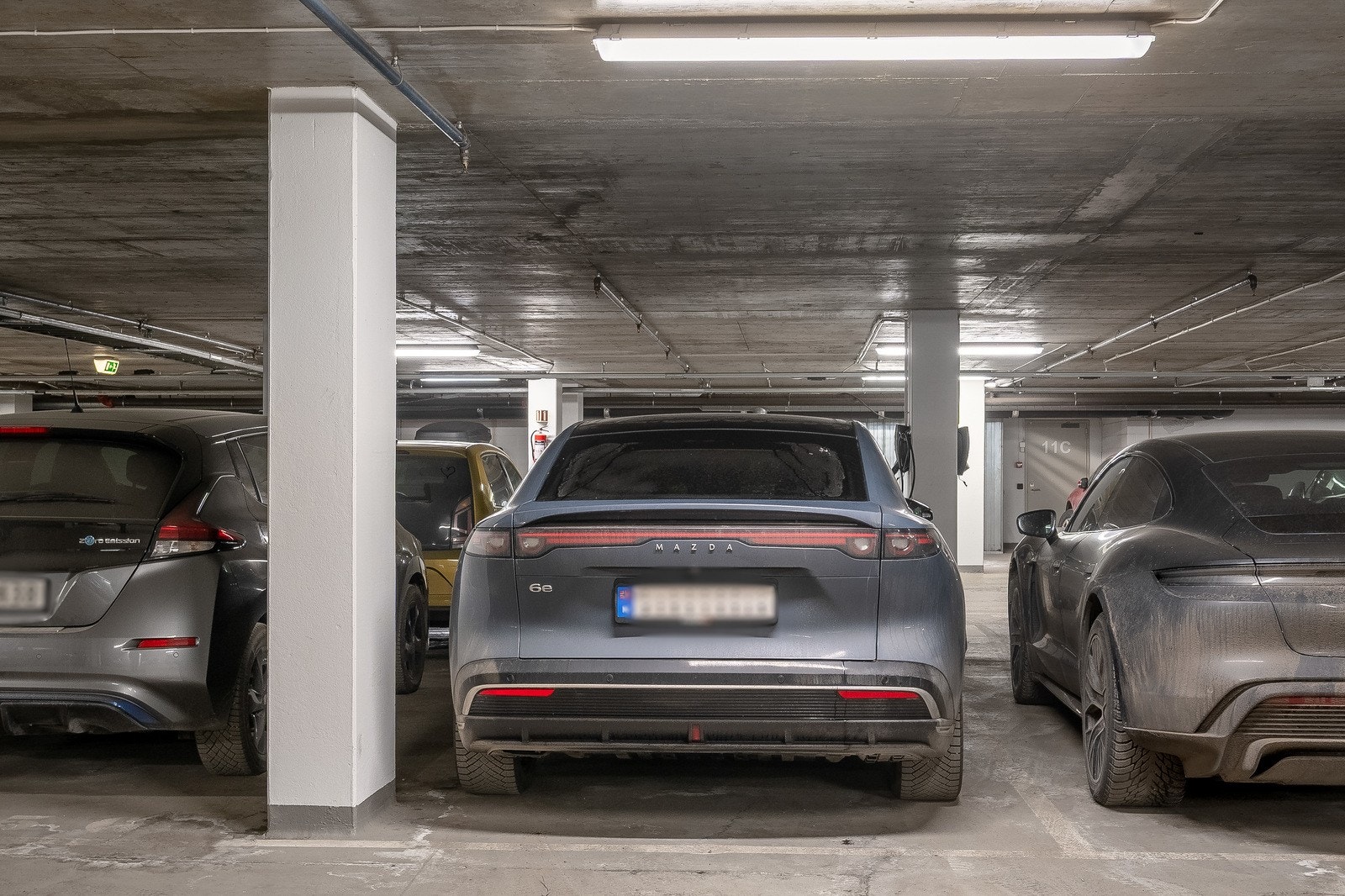 Det medfølger bruksrett til en parkeringsplass i felles underjordisk garasjeanlegg. Galleribilde