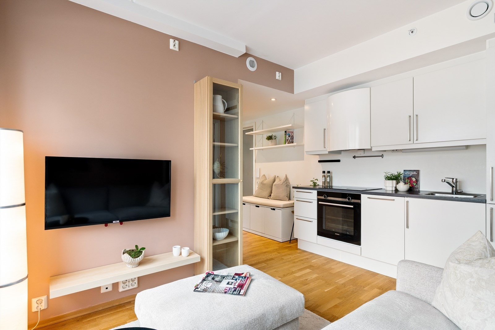Fjernvarme og balansert ventilasjon er med på å bidra til et behagelig inneklima gjennom året. Galleribilde