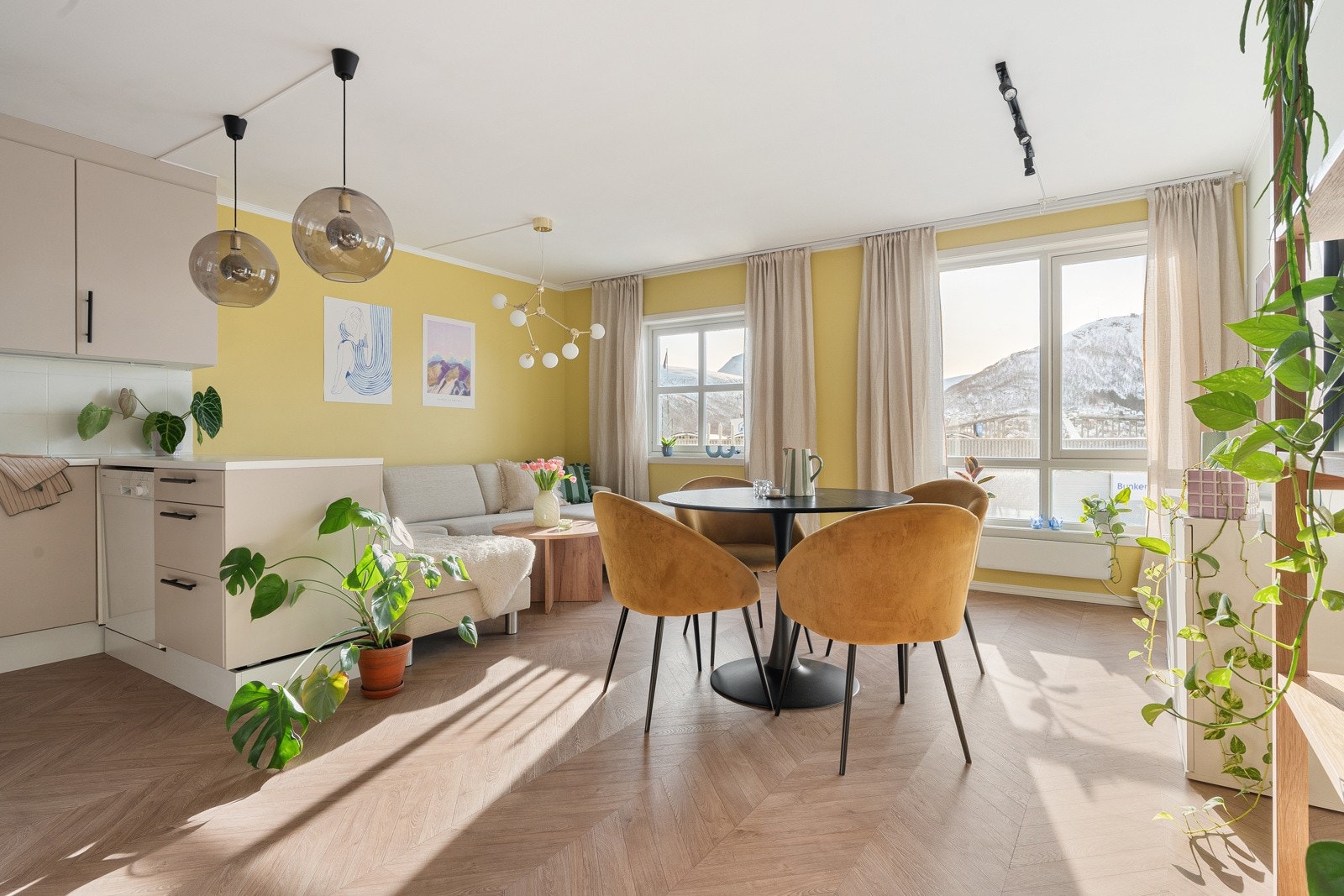 Velkommen til Hansjordnesgata 24 - Presentert av Sne Eiendomsmegling v/Stina Stormo!