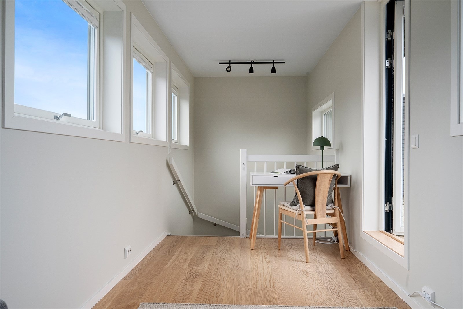 Loftstuen gir boligen et ekstra oppholdsrom med mange bruksmuligheter. Galleribilde