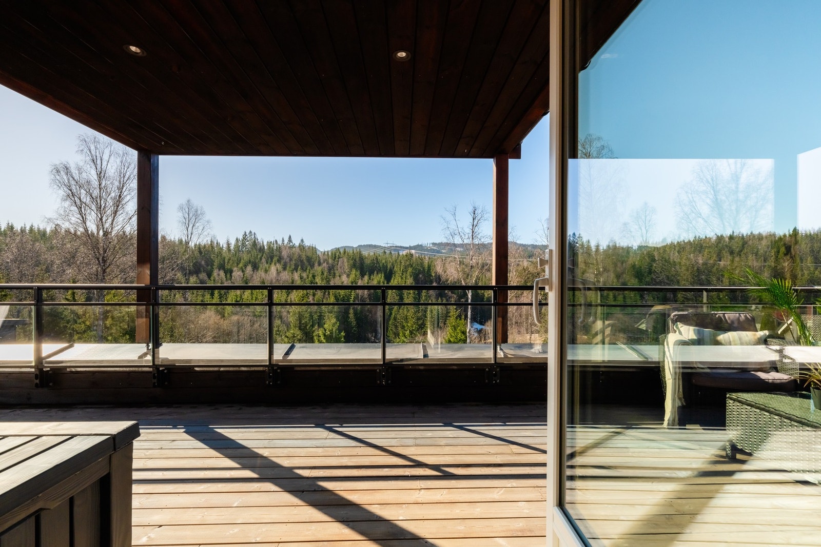 Denne er på 26 kvm og gir med det god plass til flere sittegrupper. Galleribilde