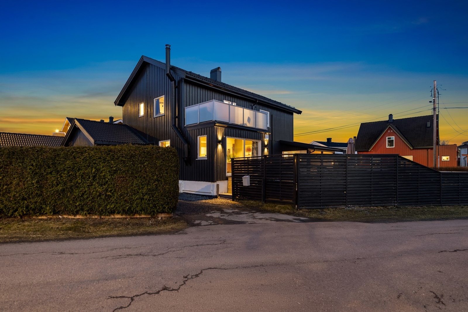 Huset ligger tilbaketrukket og barnevennlig til på Vigernes, kun 5 minutter fra bylivet. Galleribilde