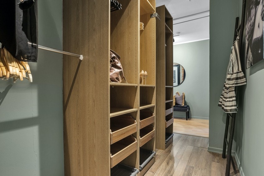 Garderobe Galleribilde