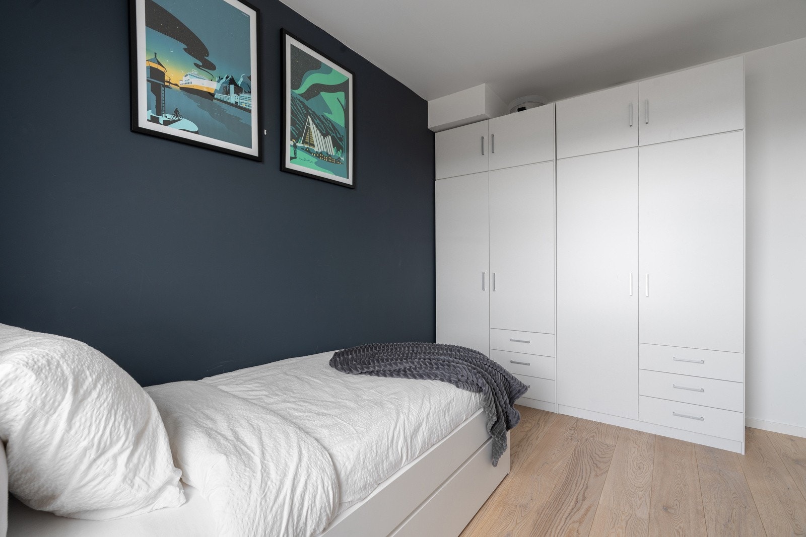 God plass til garderobeløsning.