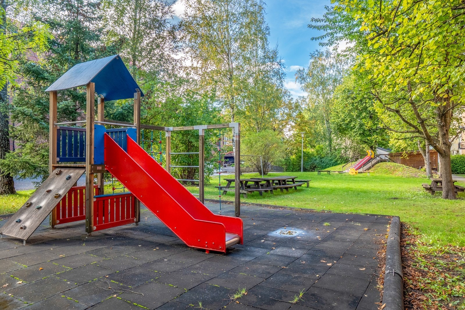 Koselig lekeplass i tilknytning til bakgården. Galleribilde