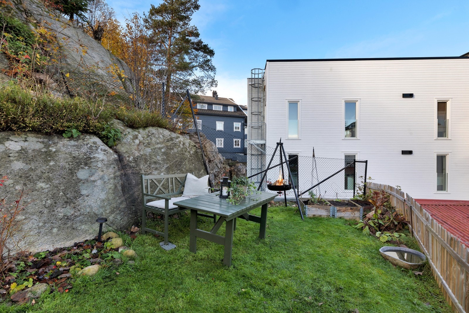 I den felles hagen er det god plass til å dyrke egne grønnsaker. Galleribilde
