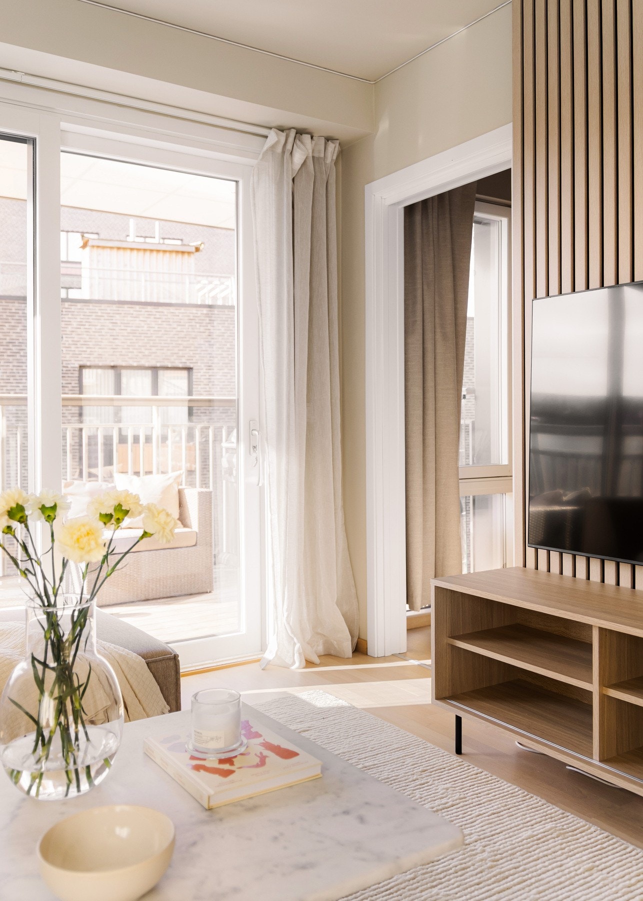 - Fra stuen er det adkomst til balkongen - Galleribilde