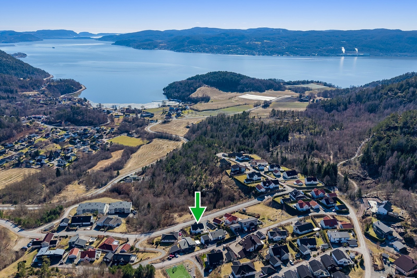 Langs Drammensfjorden finnes det flere populære badestrender og båthavn blant annet i Hyggen Galleribilde