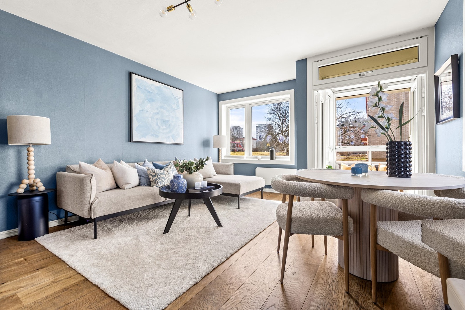 Leiligheten har gode lys- og solforhold Galleribilde
