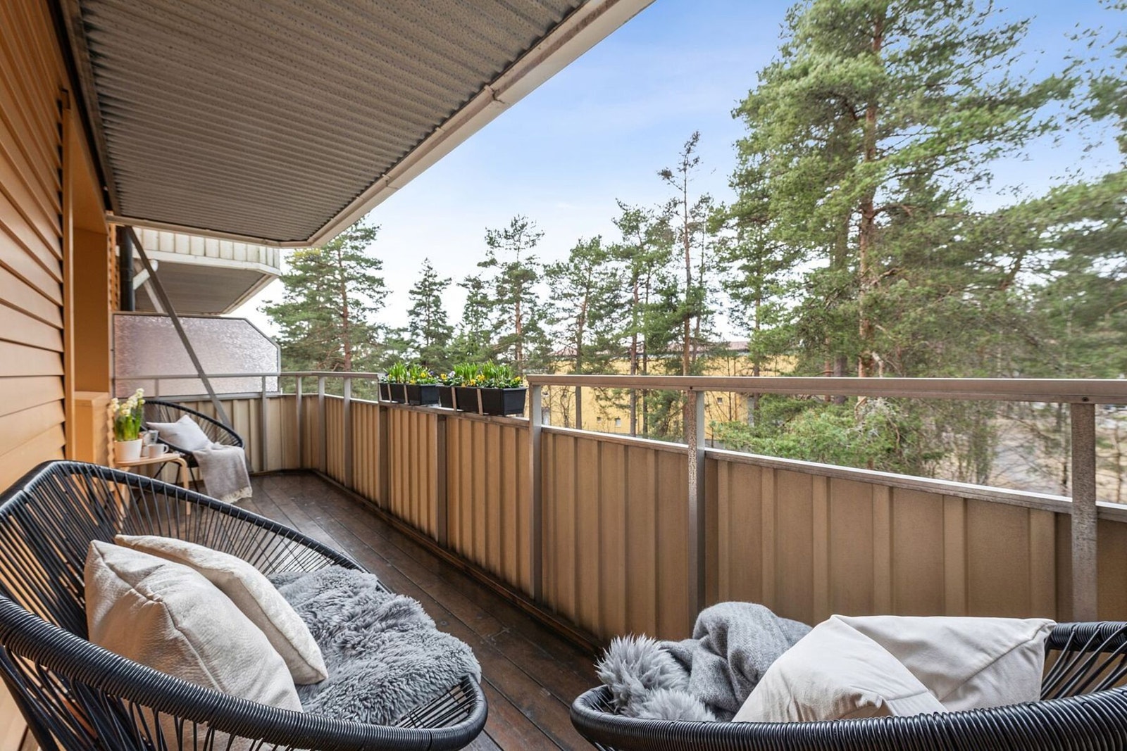 Med sin vestvendte orientering har balkongen nydelige solforhold, hvor du kan nyte solen fra ca. kl. 14 og utover kvelden sommerstid. Galleribilde