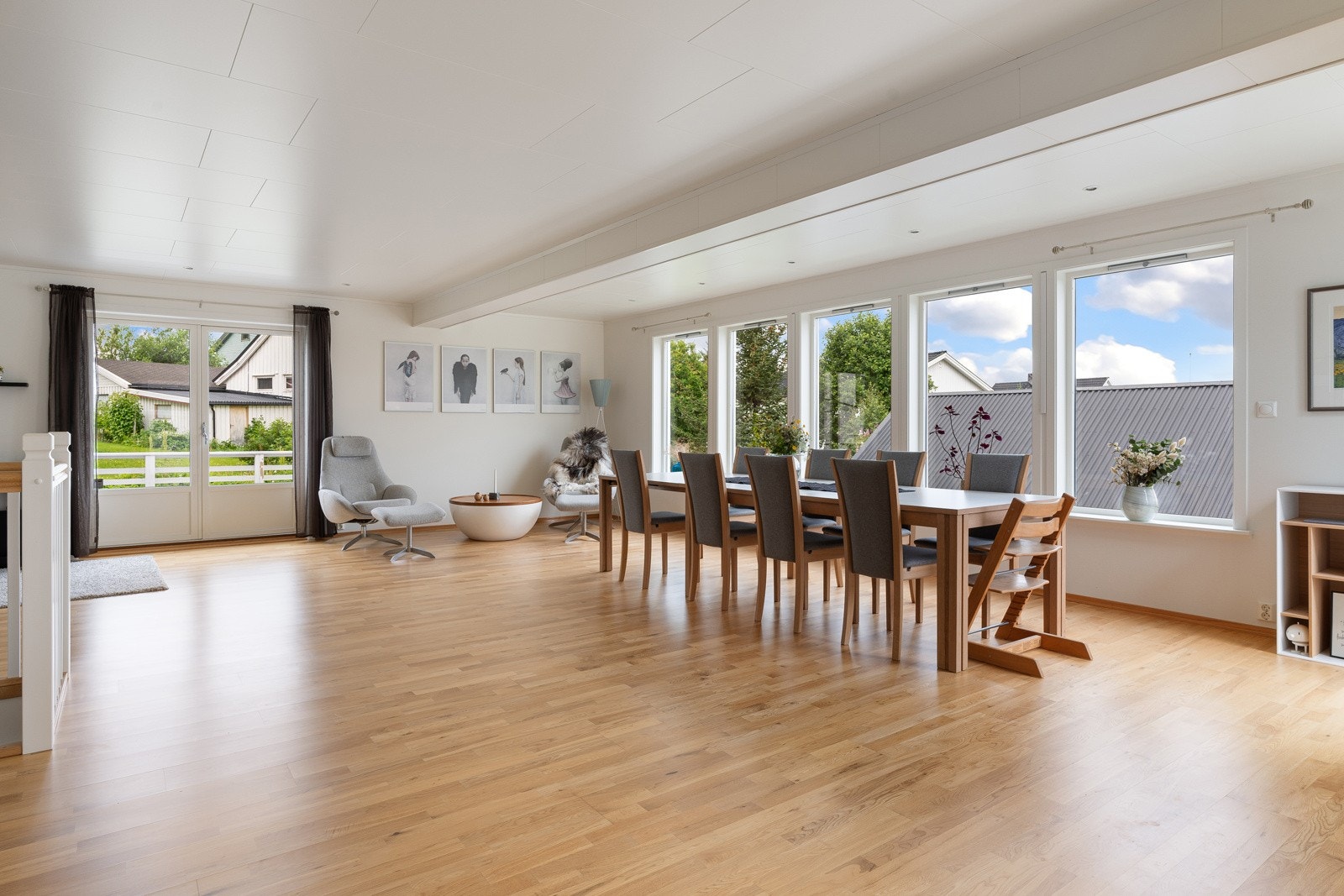 Fra stue har du utgang til to verandaer som sikrer fantastiske solforhold gjennom hele døgnet!