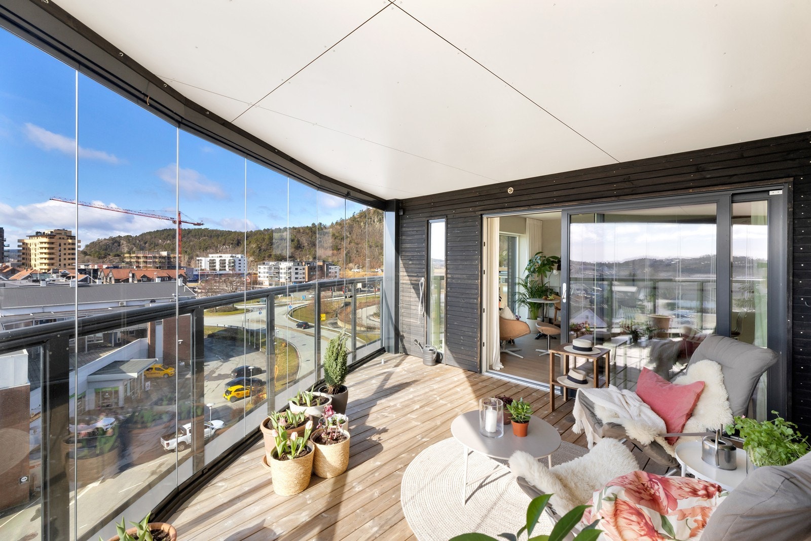 På balkongen er det strøm og utevann Galleribilde
