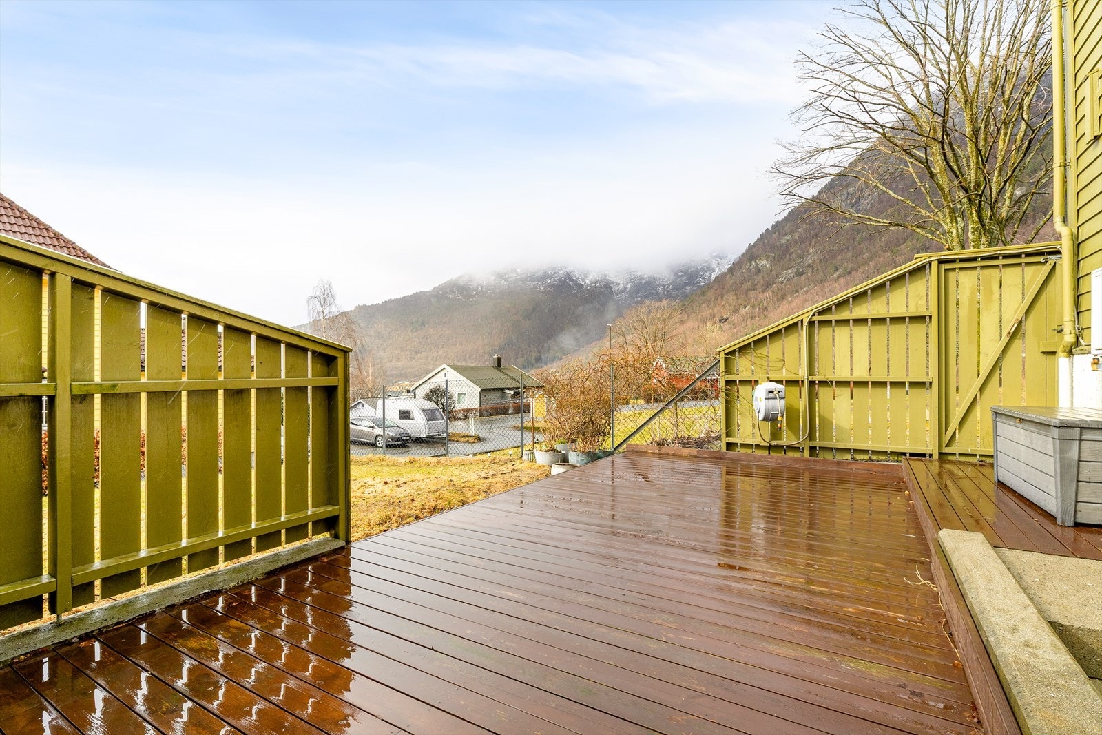 - Terrasse på 24 m² som gir gode muligheter for utendørs opphold. - Galleribilde