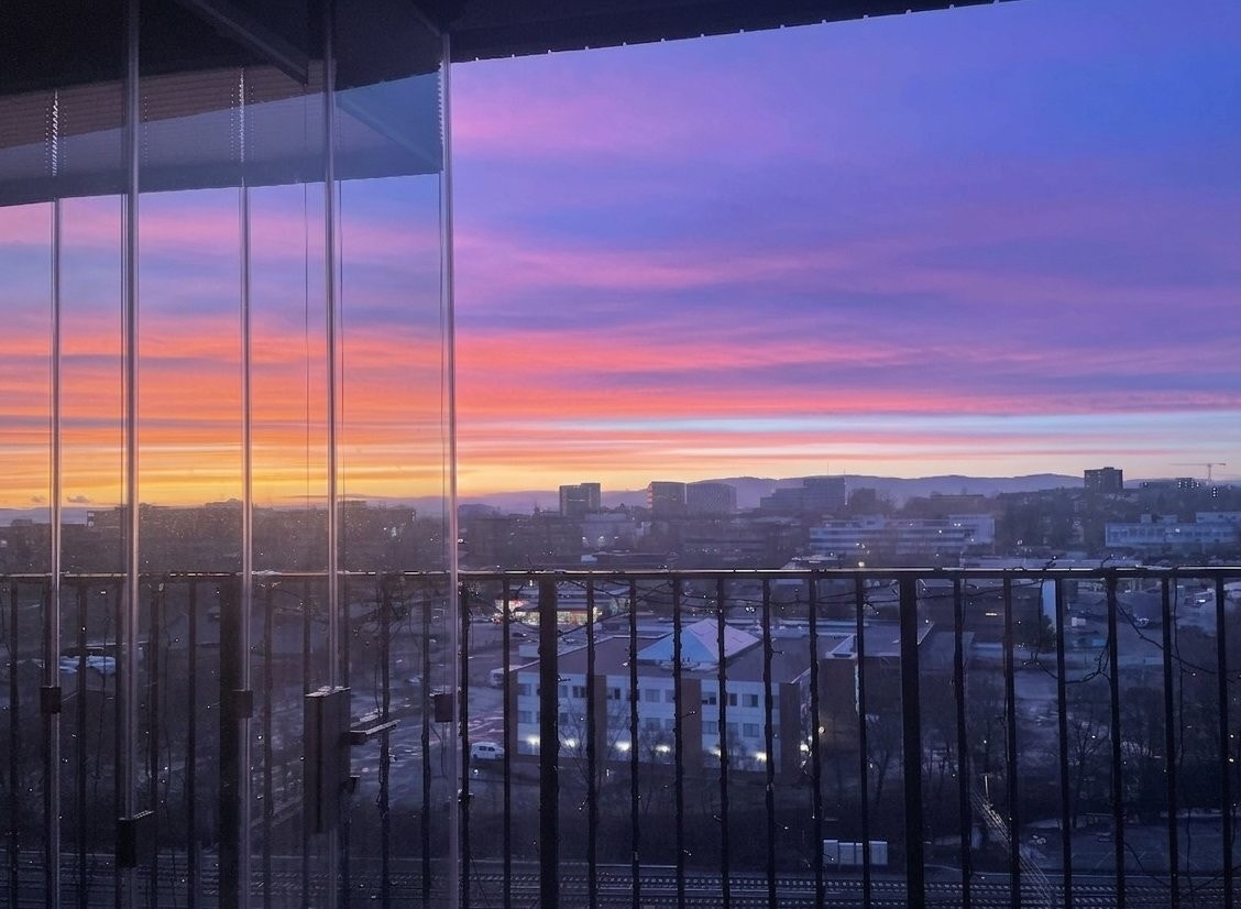 Nydelig utsikt og solnedgang fra balkongen Galleribilde