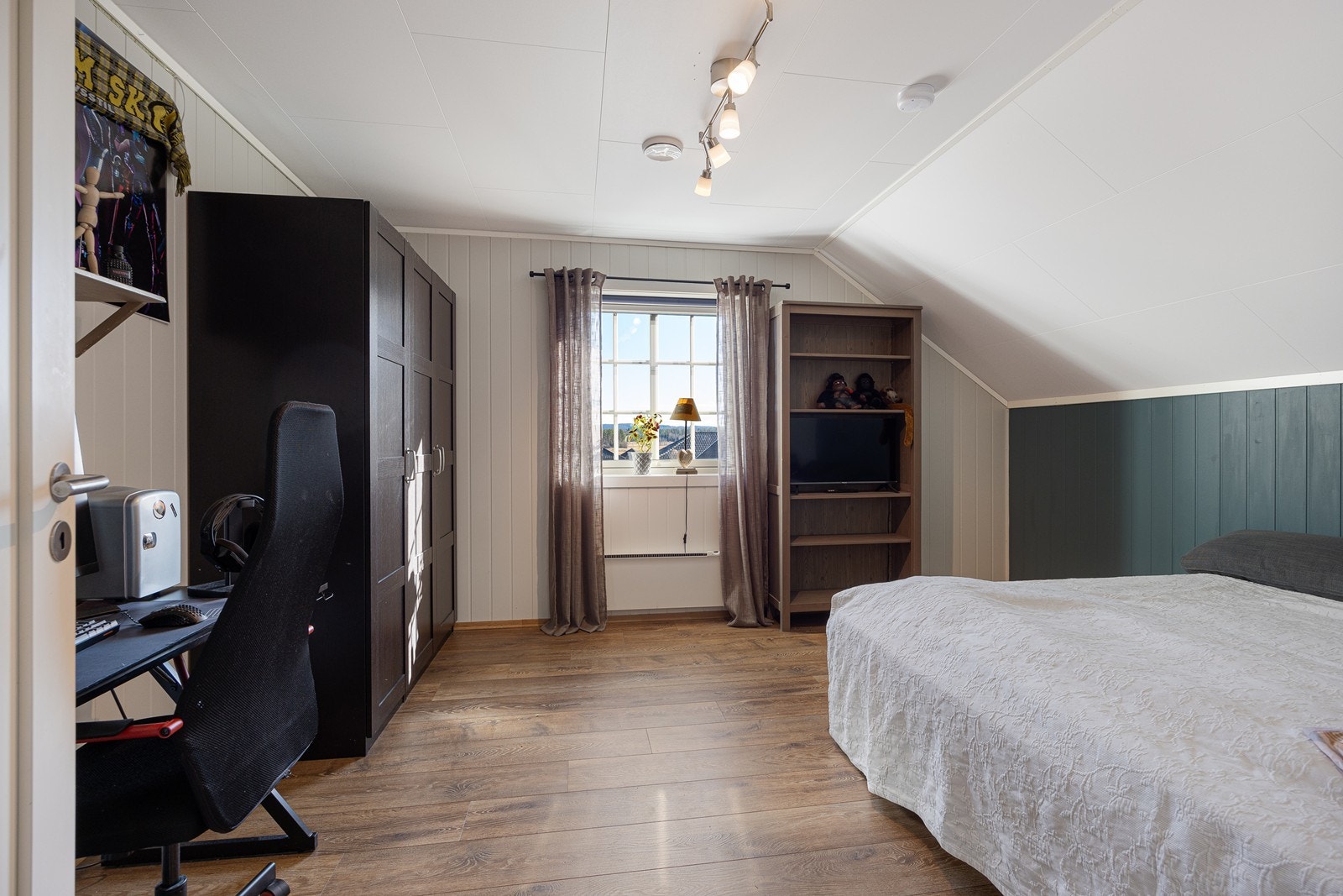 Også de øvrige soverommene er innredet med god garderobeløsning. Galleribilde