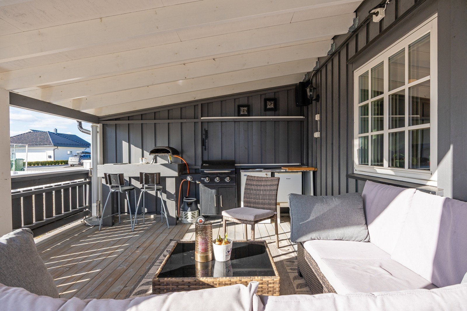 Terrassen gjør det enkelt å innrede i soner. Galleribilde