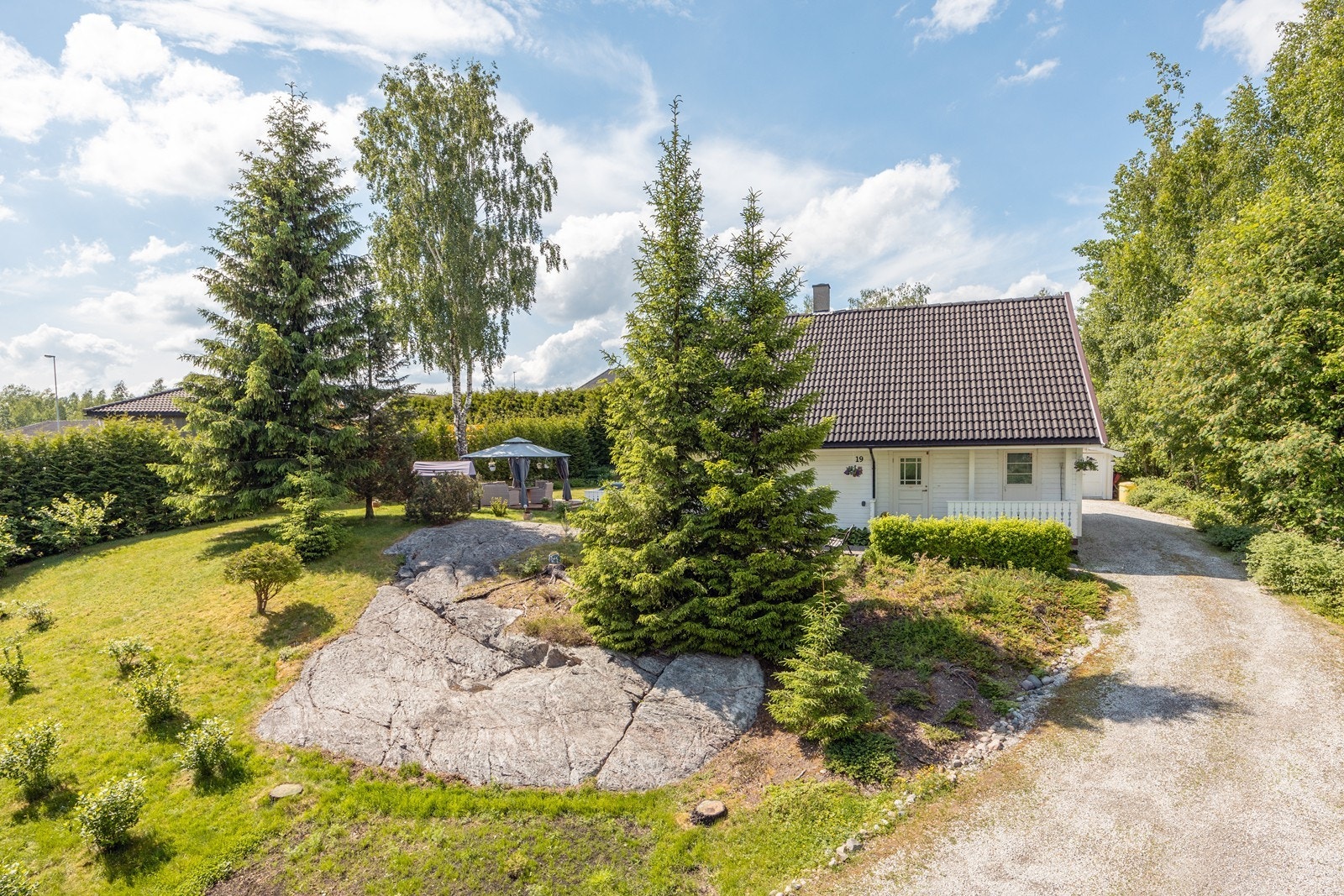 Fasade/hage Galleribilde