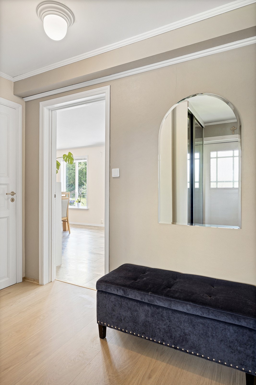Fra entreen kommer man videre inn i stuen. Galleribilde