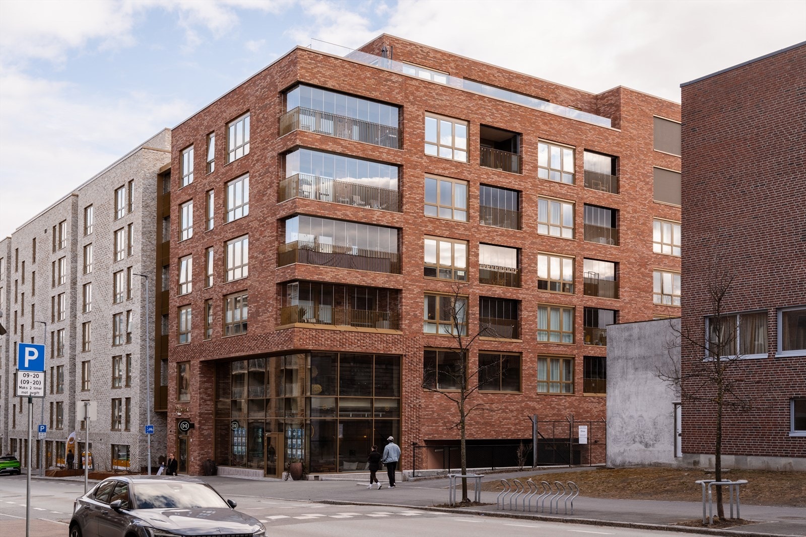 Området er rolig, med kort avstand til T-banen, Vinslottet, Løren Torg og alle nødvendige fasiliteter. Galleribilde