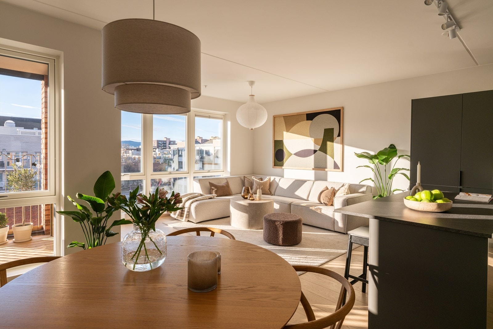 En moderne og strøken 4-roms med attraktiv beliggenhet i Gregers Kvartal. Galleribilde