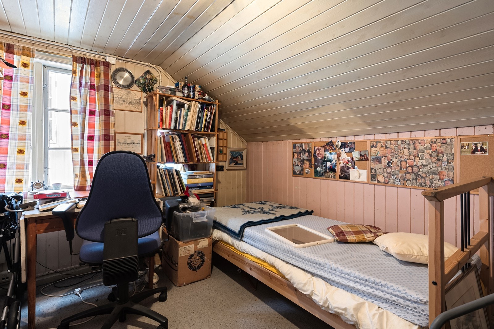 Soverom i 2. etasje som idag blir brukt som kontor. Galleribilde