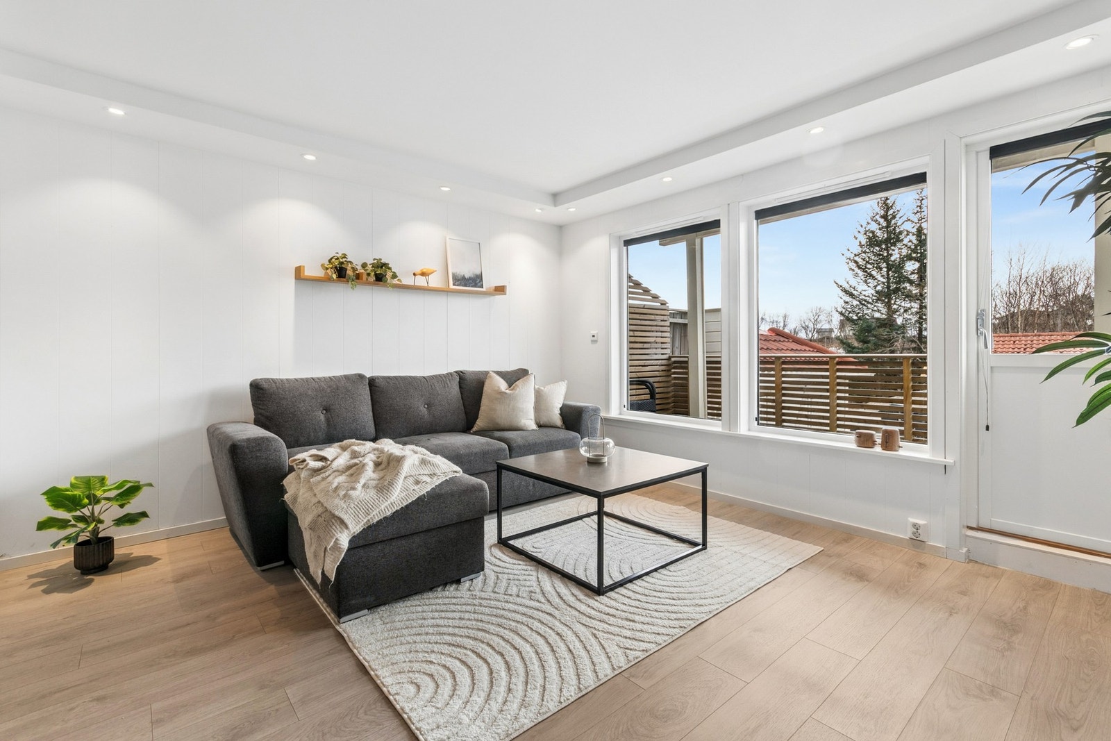 Leiligheten disponerer en innebod og halvparten av en utebod, som gir gode oppbevaringsmuligheter. Galleribilde