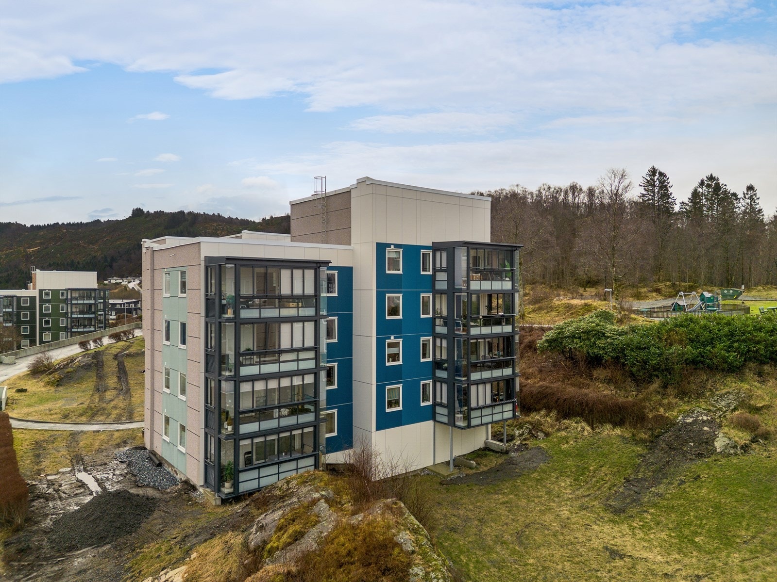 - Fra leiligheten er det 8 minutters gange til nærmeste busstopp - Galleribilde