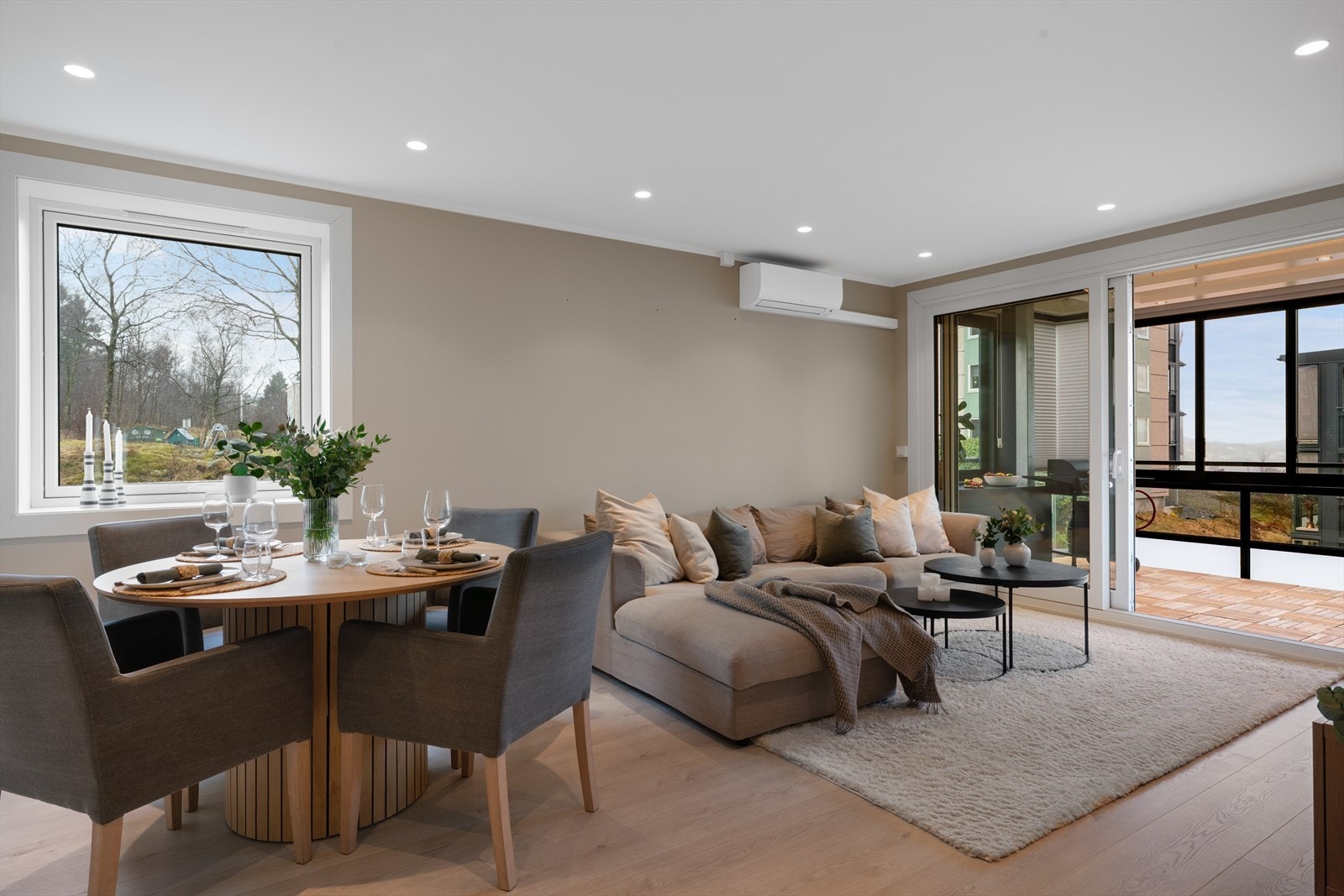 - Nordvik Bolig v/Nirujan K Nathan har gleden av å presentere Nordre Toppe 56! Foto: Inge Jørpeland - Galleribilde