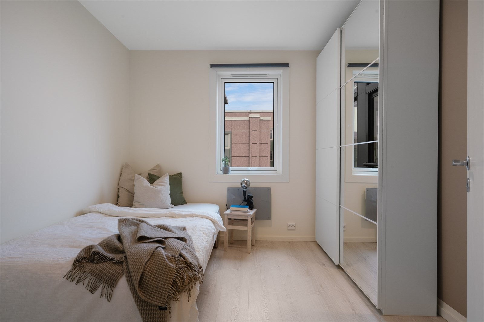 - Soverom 2 måler 8,8 m² - Galleribilde