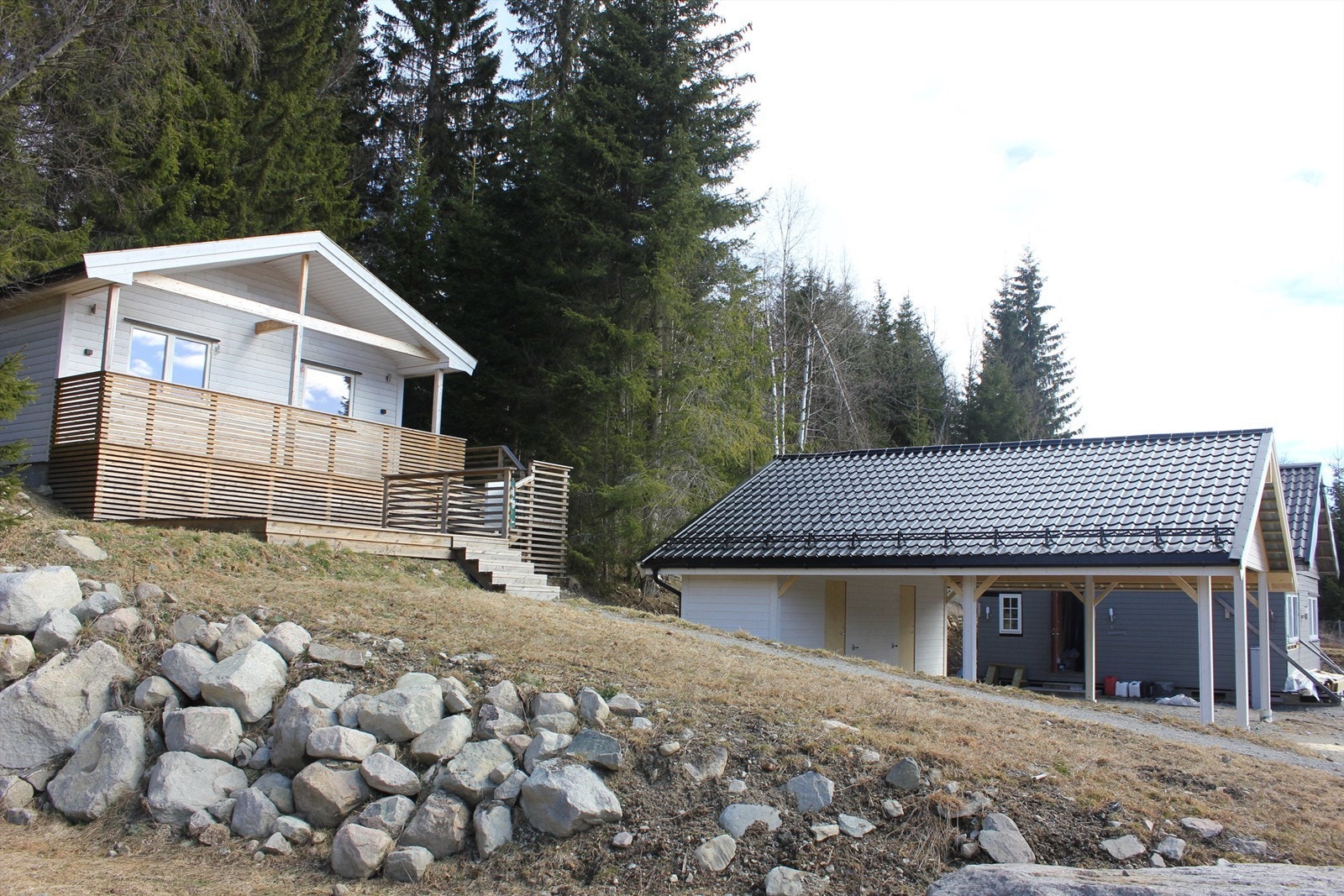 Koselig og ny hytte med carport Galleribilde