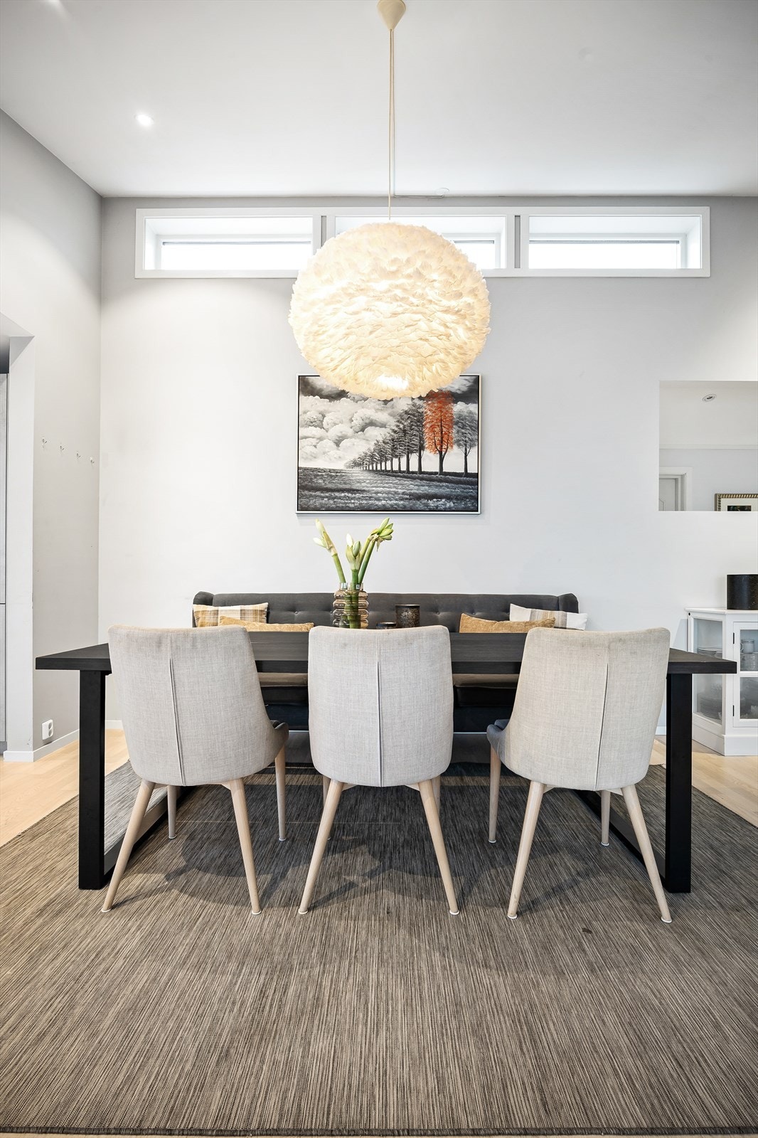 Stue/spisestue med downlights i tak Galleribilde