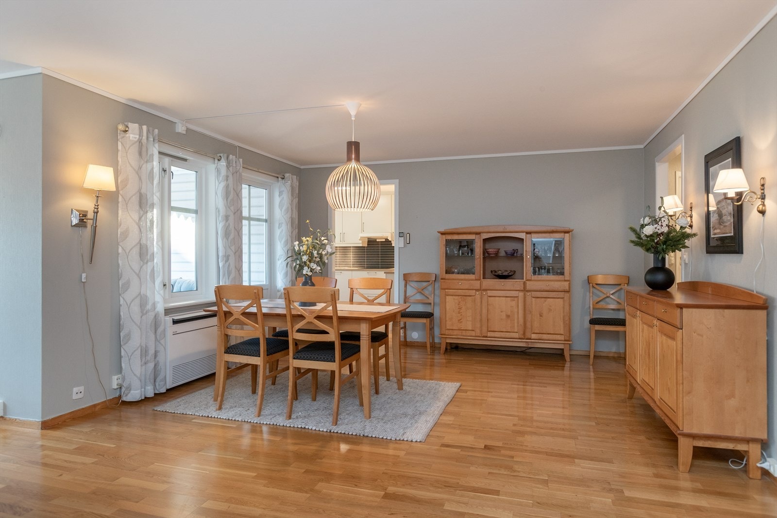 Lyst og trivelig i stuen Galleribilde