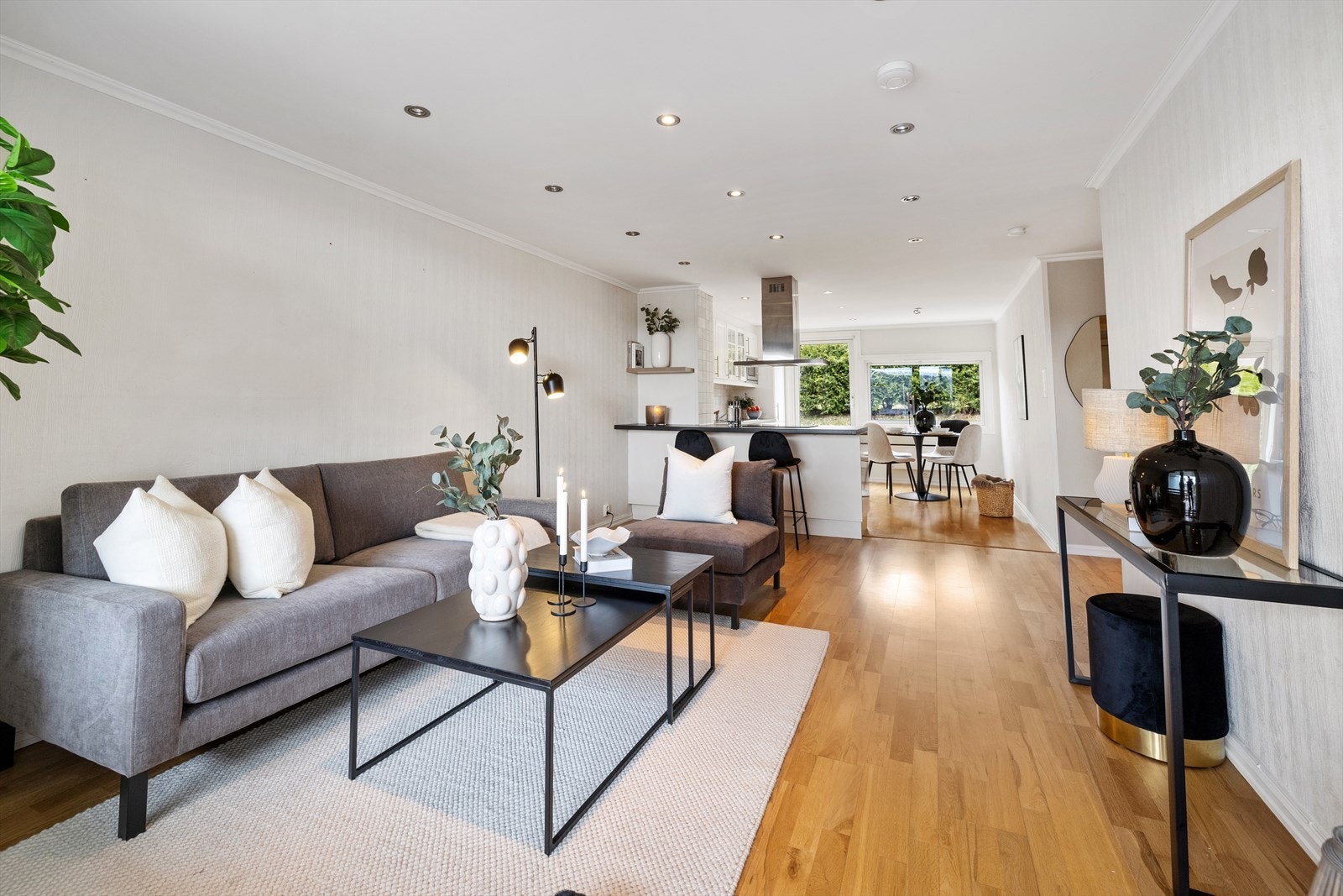 Velkommen til Balders Vei 4A! En gjennomgående og arealeffektiv rekkehusleilighet på ett plan. Galleribilde