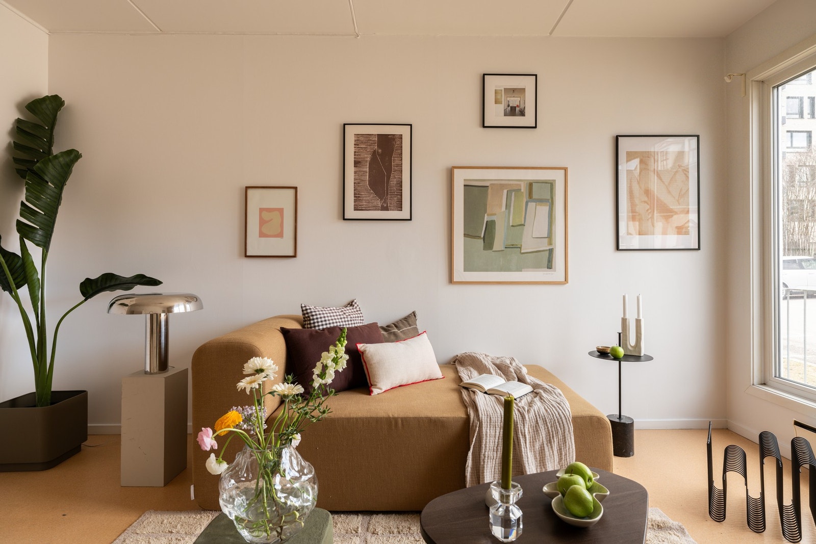 Leiligheten ligger i 1. etasje og har en god planløsning. Galleribilde