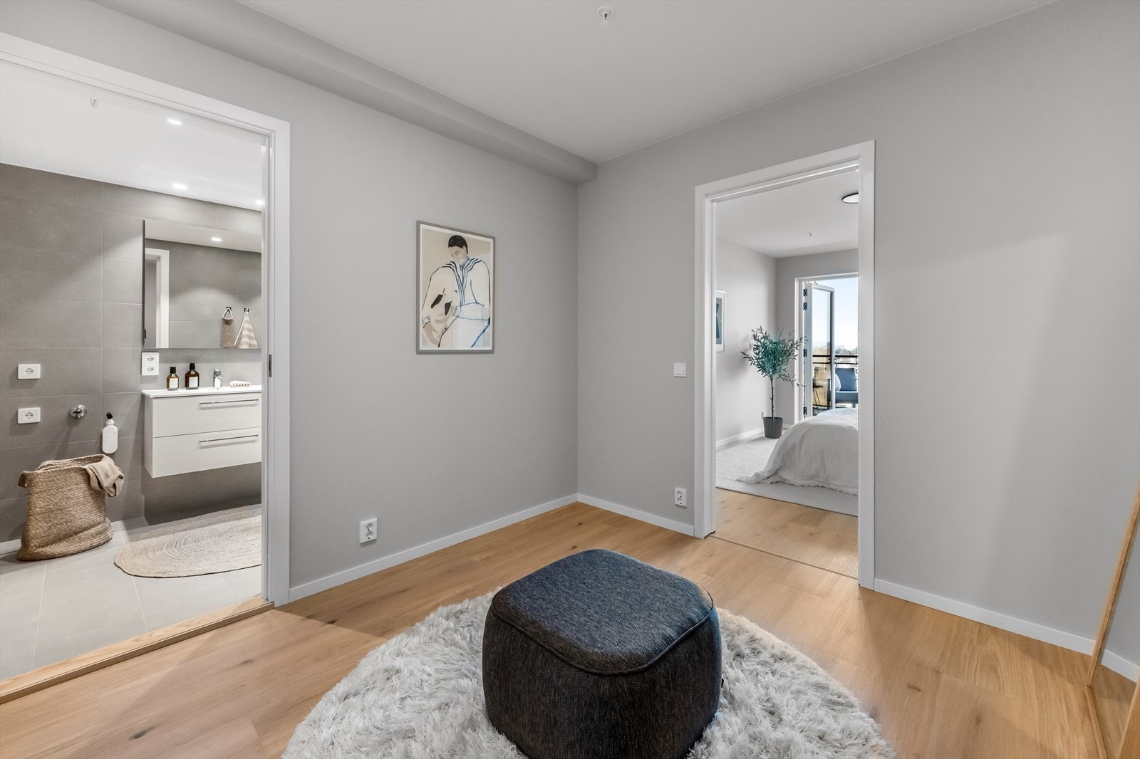Privat sone med soverom, walk-in og baderom. Galleribilde