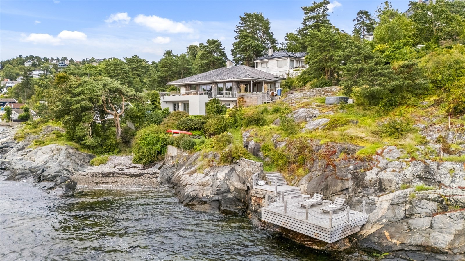 DNB Eiendom v/Joachim Norum Larsen (414 65 594) ønsker velkommen til Sjøstuveien 13! Galleribilde