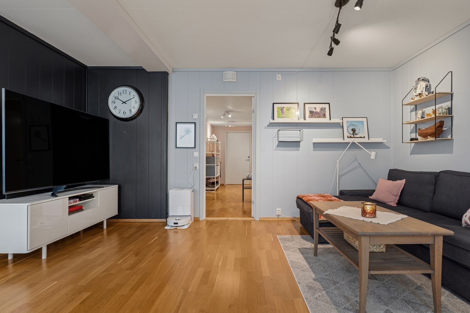 Boligen har vannbåren gulvvarme i alle rom bortsett fra bod. Galleribilde