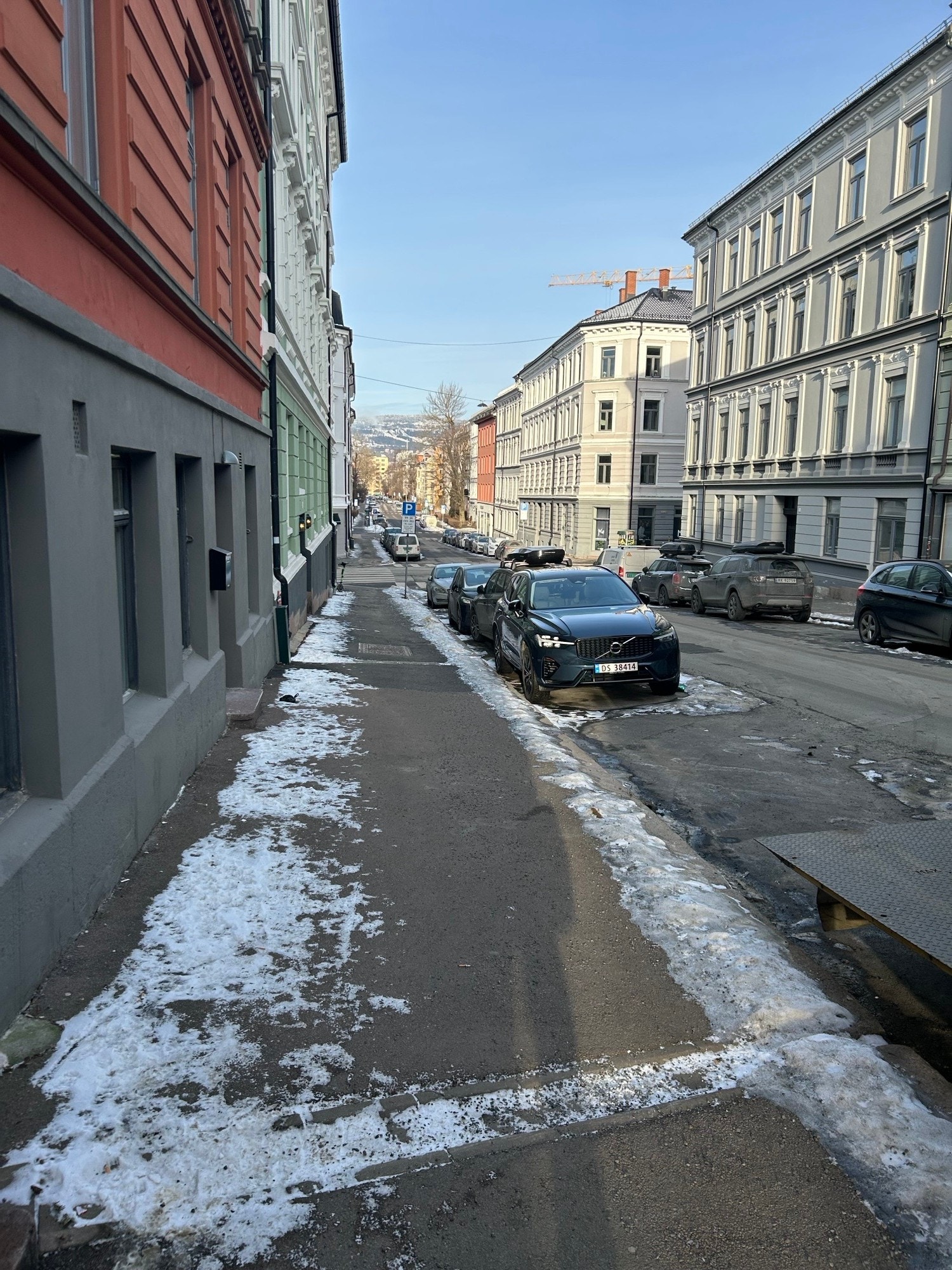 Schønings gate er en stille gate med lite trafikk Galleribilde