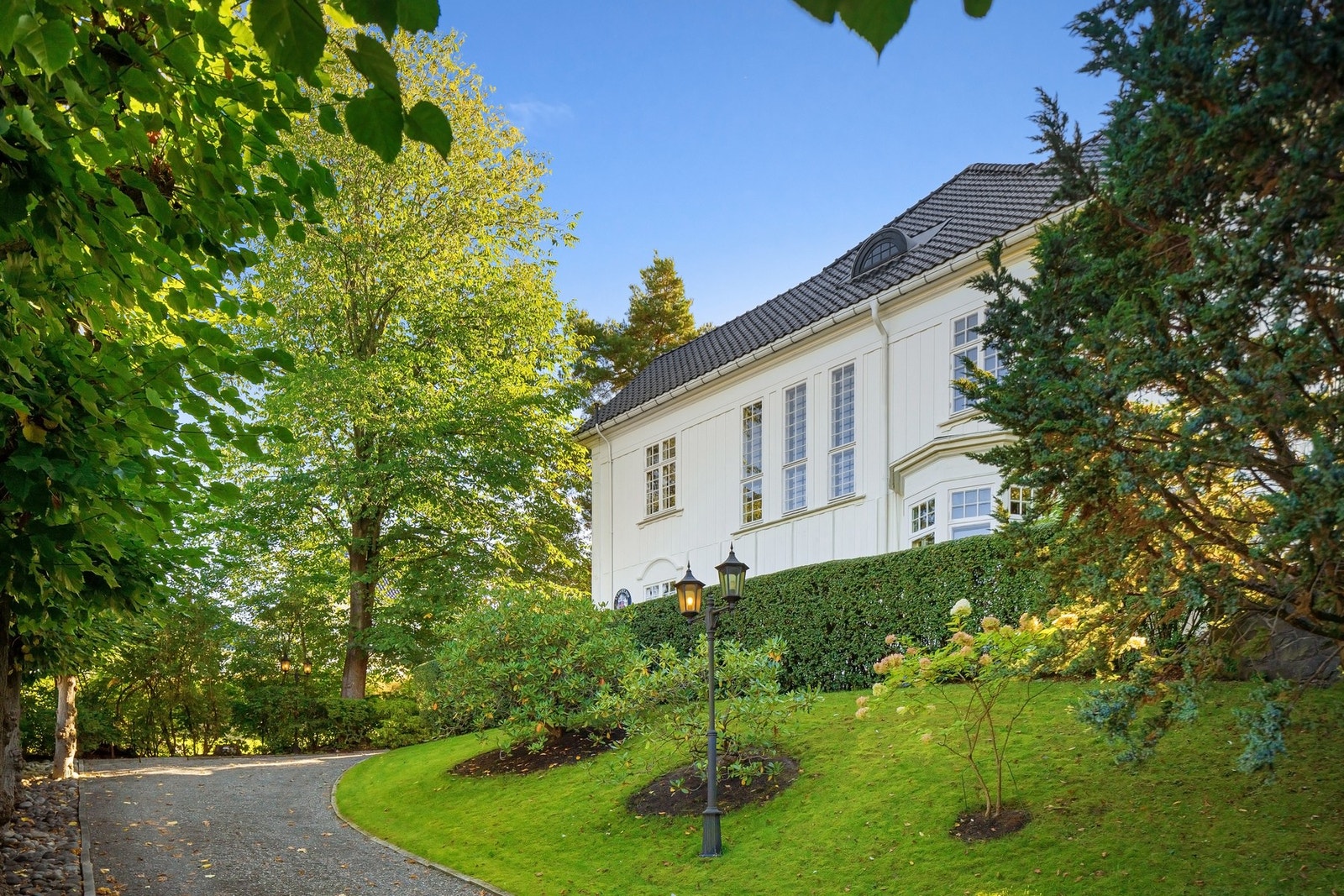 Praktvillaen Ekhaugen / Langviksveien 6 - Presentert av EIE Solli & Frogner v/ Michael R. Øistad - Foto: zOvenfra Galleribilde