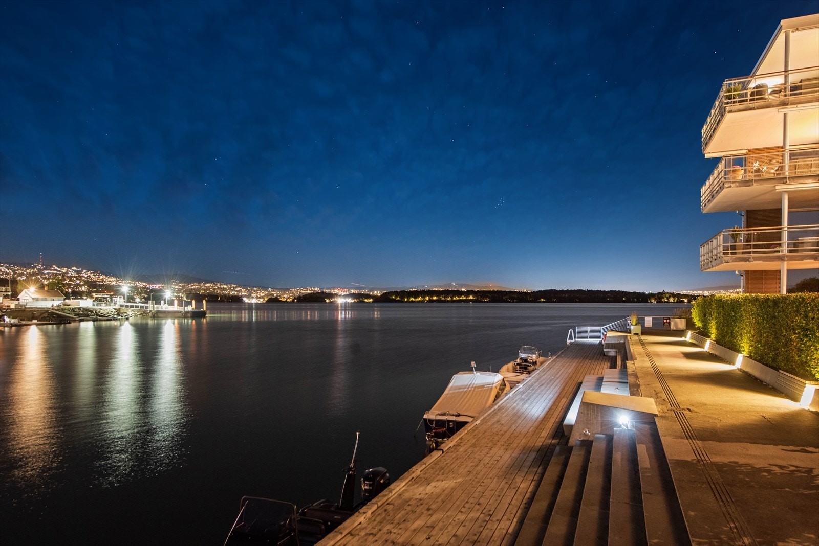 Rolfsbukta er kjent for å være et eldorado for folk i alle aldre, med pen bebyggelse, vakker natur. Galleribilde