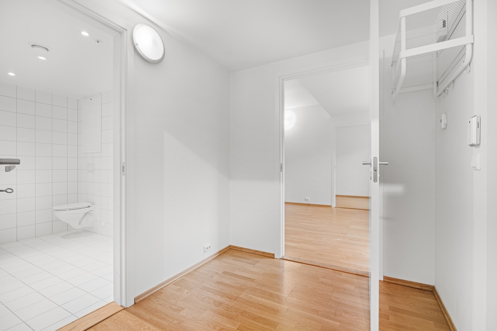 Entré med inngang til bad Galleribilde